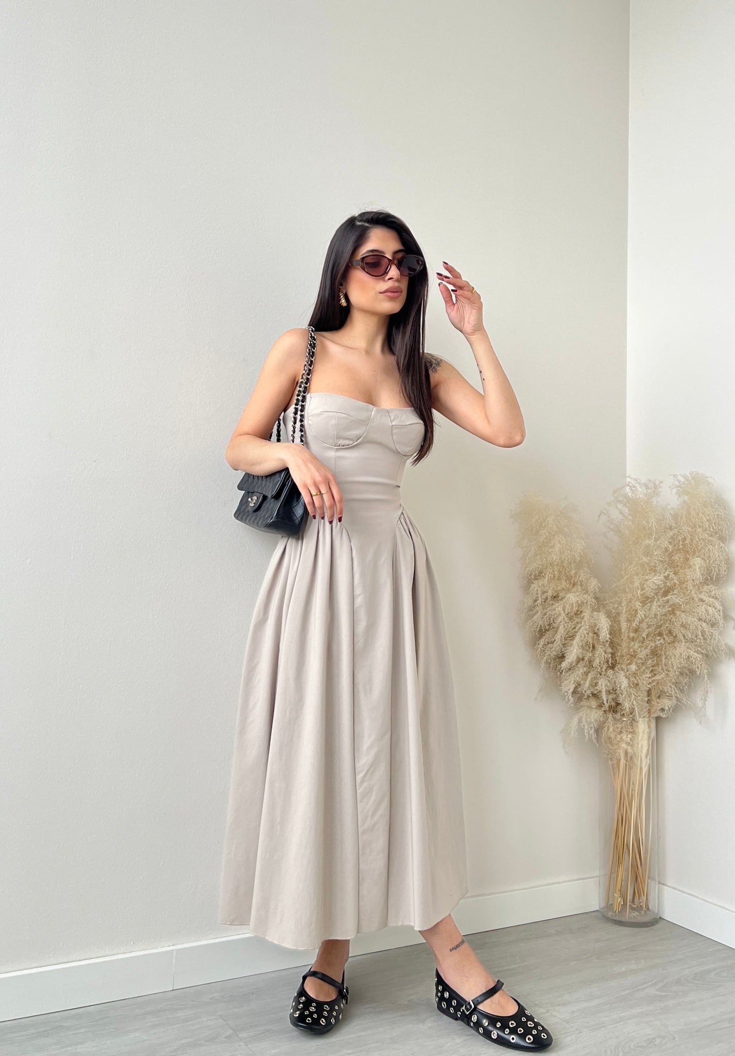 Abito midi con rosa beige
