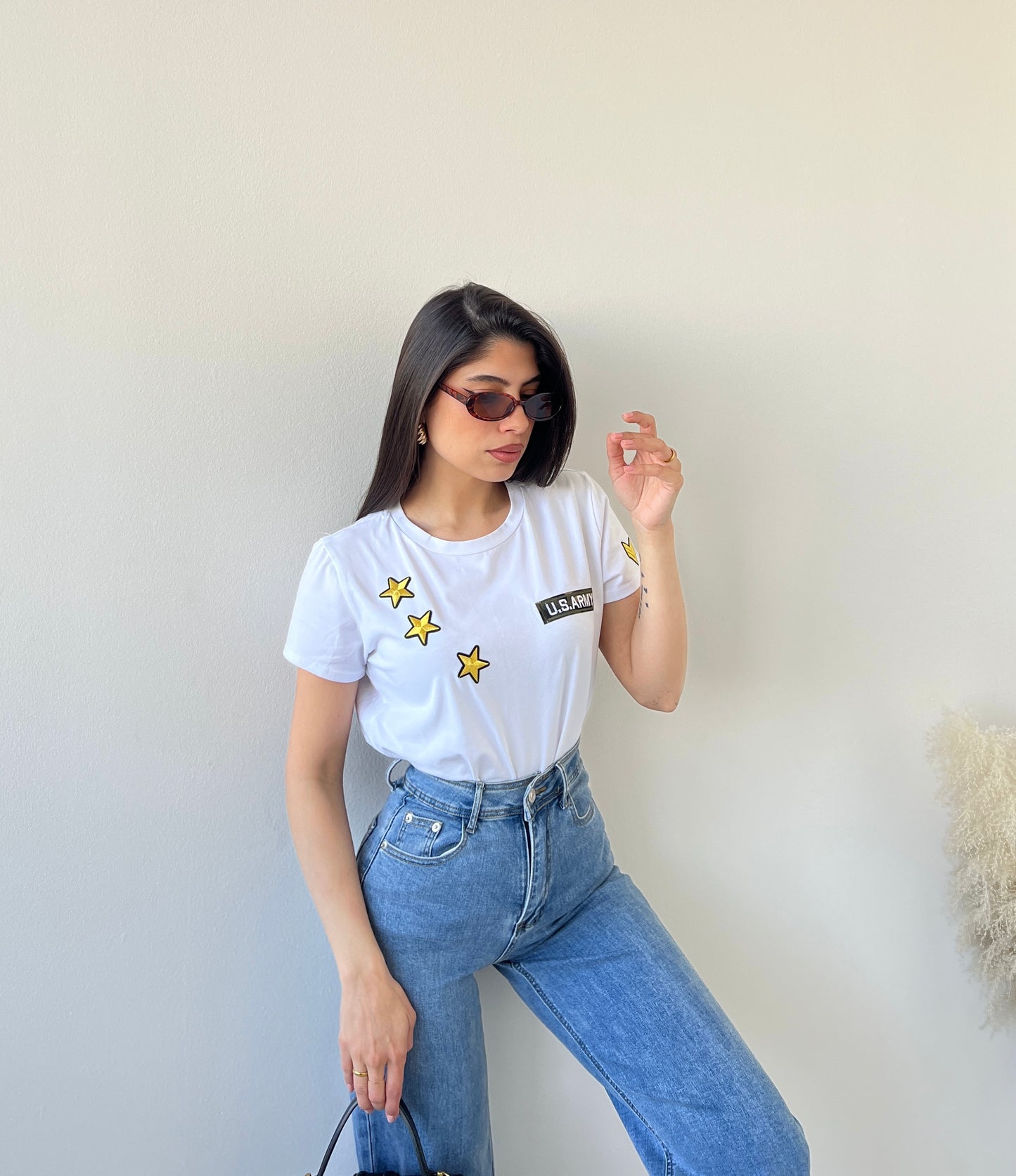 Maglia con spalle scoperte glicine