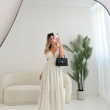 Abito scollo a V con spilla removibile beige
