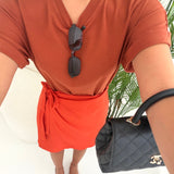 T-shirt in cotone con risvolti ruggine