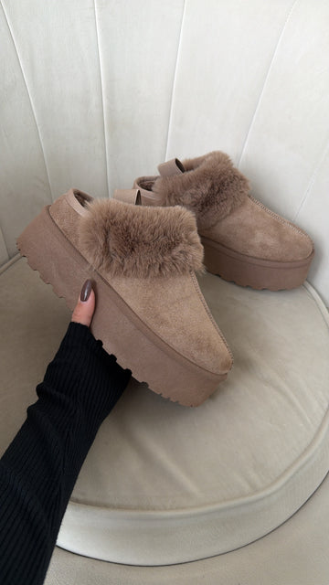 Sabot pltaform con elastico e pelo taupe 9135