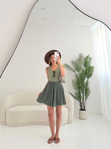 Shorts effetto gonna verdone