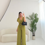 Tuta basic con scollo a V oliva
