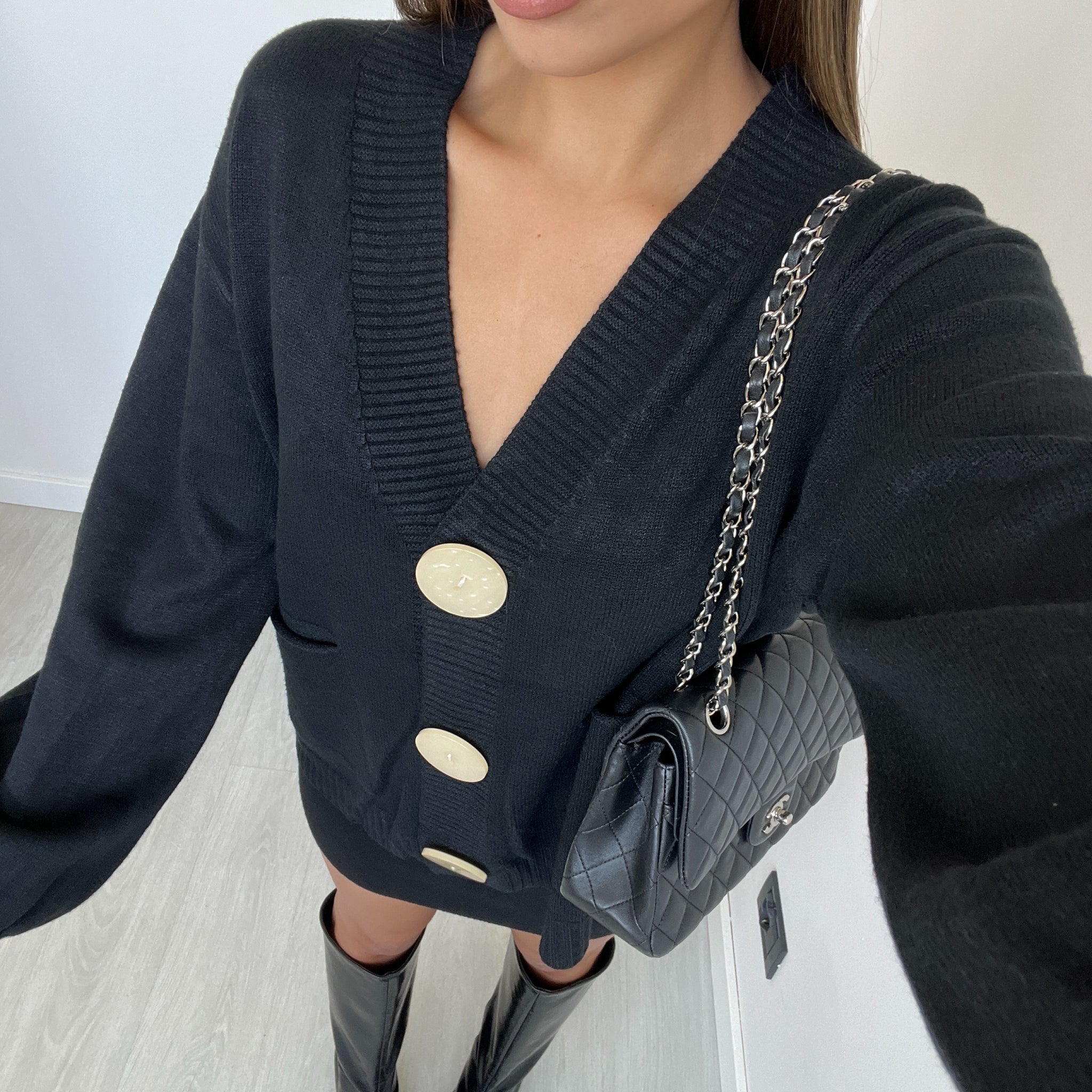Cardigan oversize con maxi bottoni nero