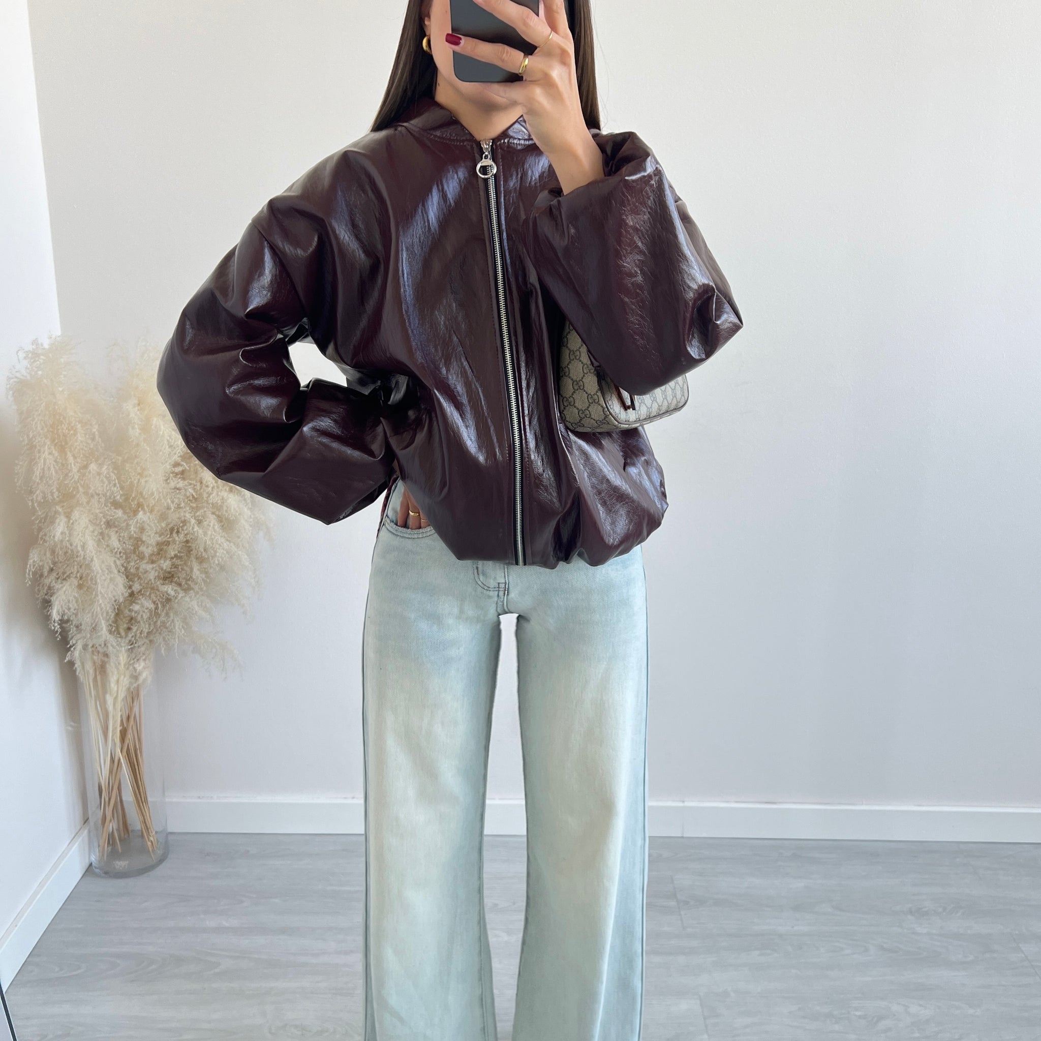 Bomber in vinile con zip vino