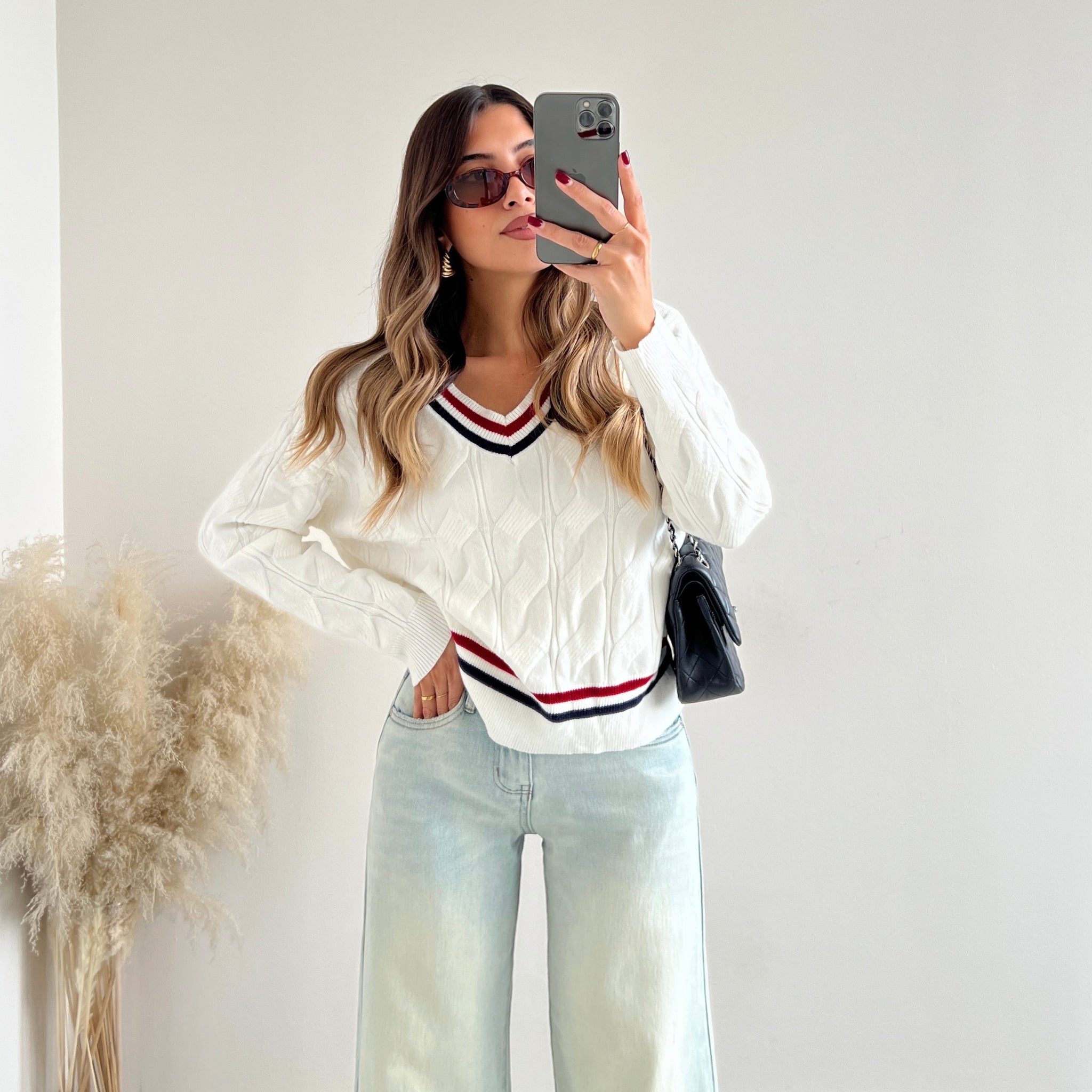 Pullover trecce scollo a v bicolore bianco