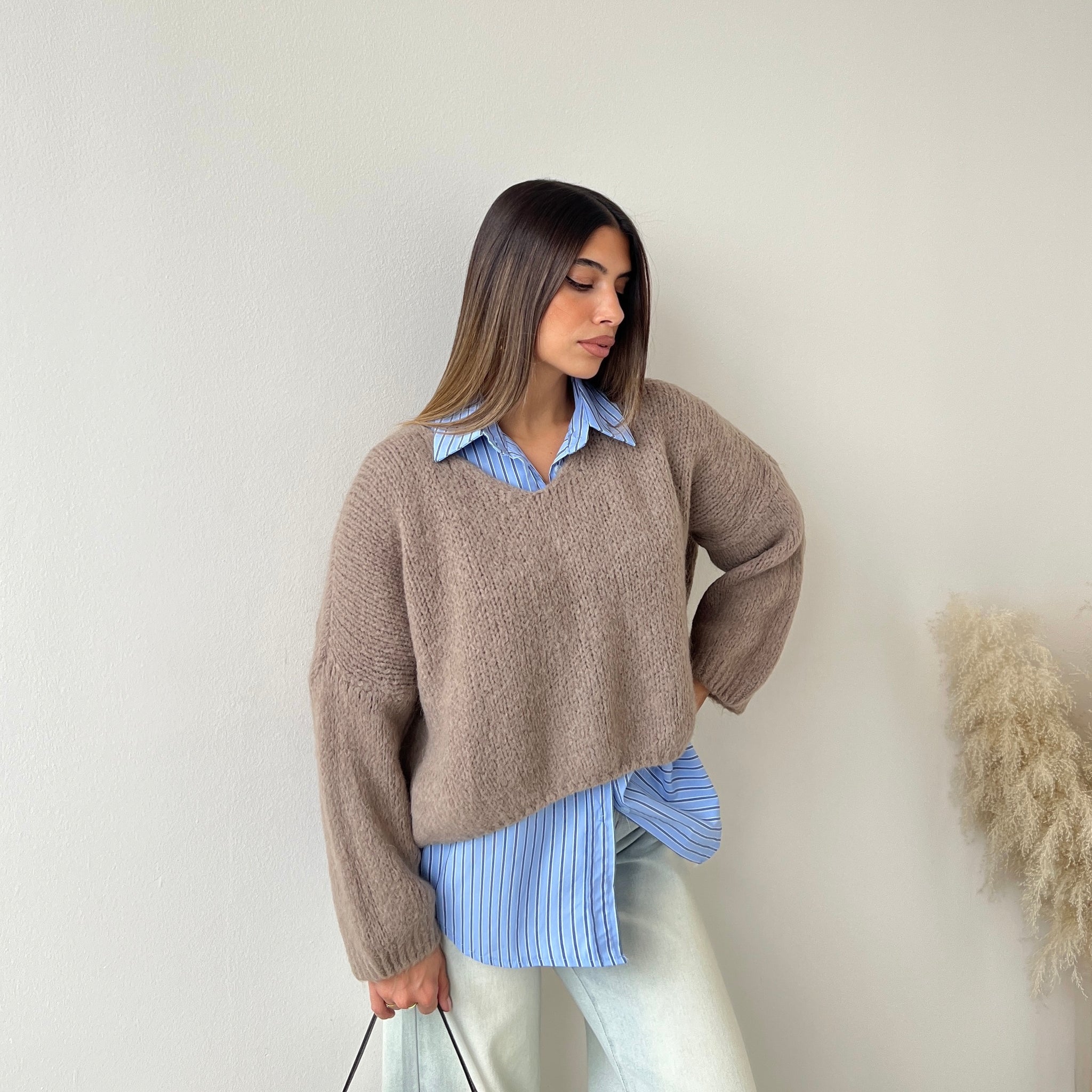 Pullover misto mohair scollo a V tortora