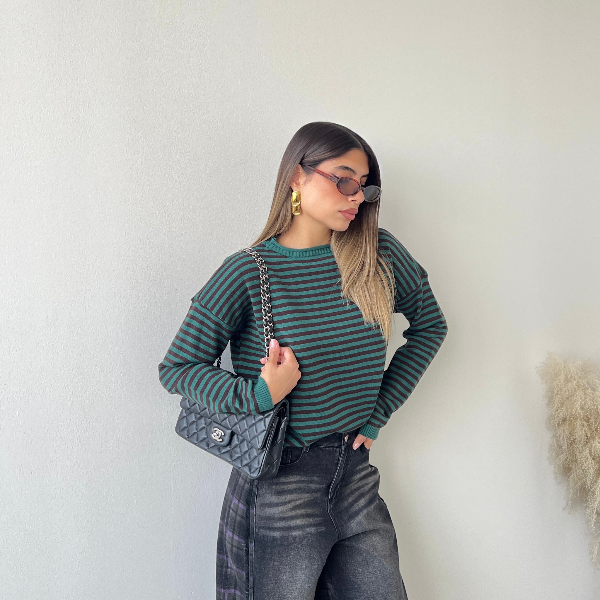 Maglioncino a righe verde e marrone