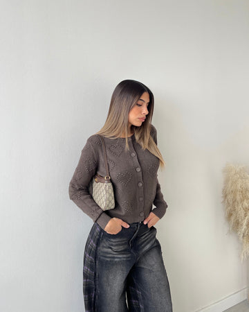 Cardigan con cuoricini testa di moro