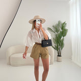 Pantaloncino in cotone con cintura camel