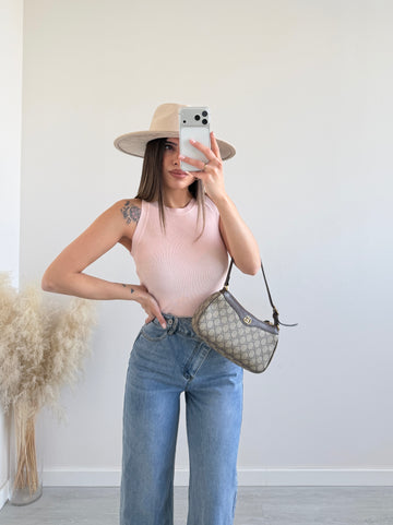 Top in maglia con scollo all'americana rosa