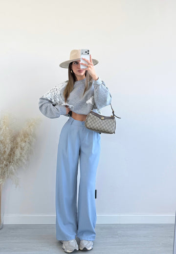 Pantalone palazzo basic con bottone celeste