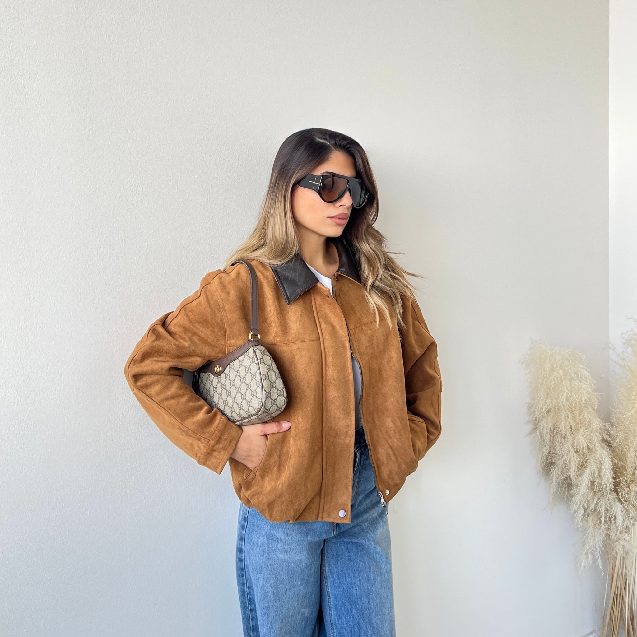 Giubbino scamosciato con colletto in simil pelle camel