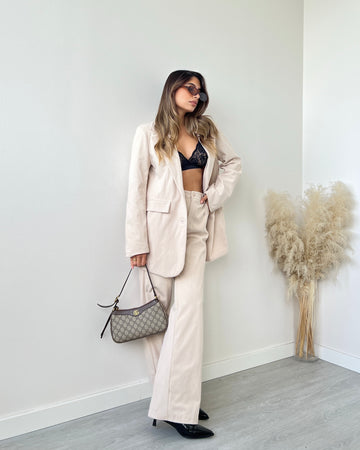 Completo effetto velluto rigato beige