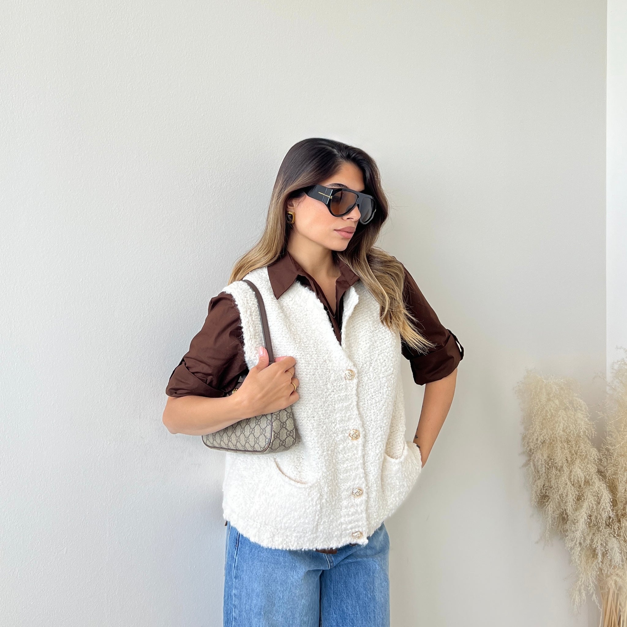 Gilet bouclè bottoni dorati burro