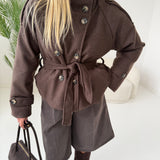 Cappotto in panno con bottoni a collo alto con cintura brown
