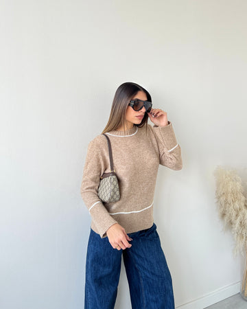 Maglione con riga a contrasto camel