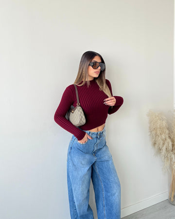 Maglia accollata a costine bordeaux