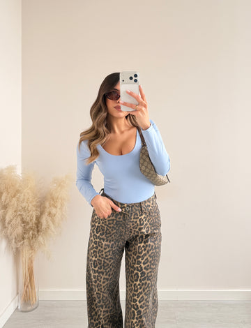Body modal scollo rotondo celeste