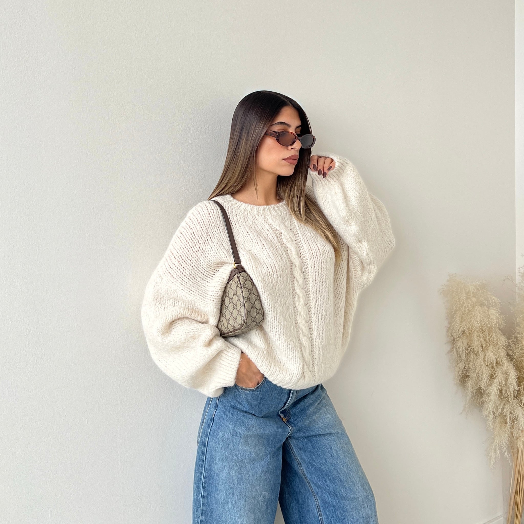 Maglione con treccia crema