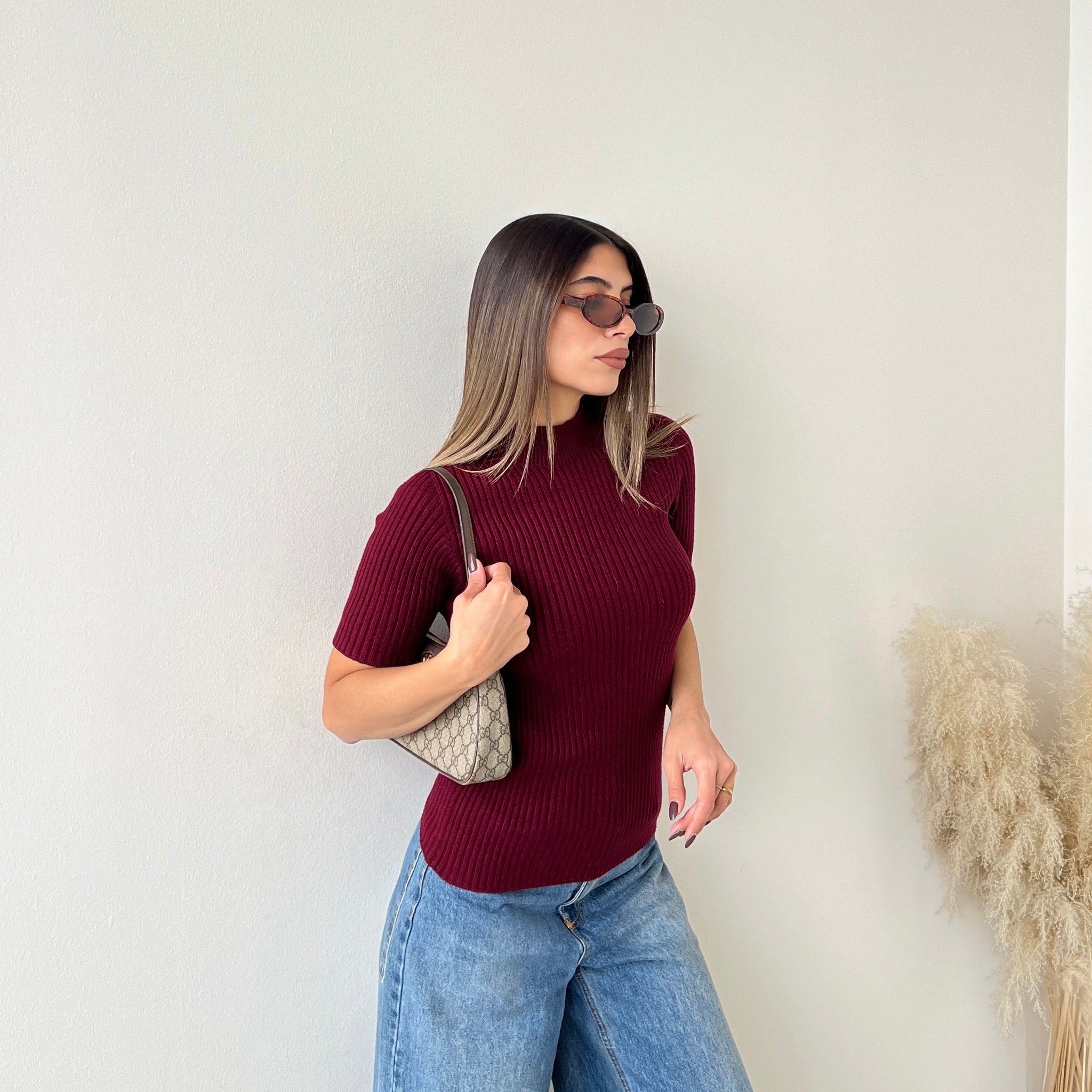 Maglia a collo alto a coste manica corta burgundy
