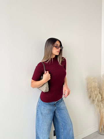 Maglia a collo alto a coste manica corta burgundy