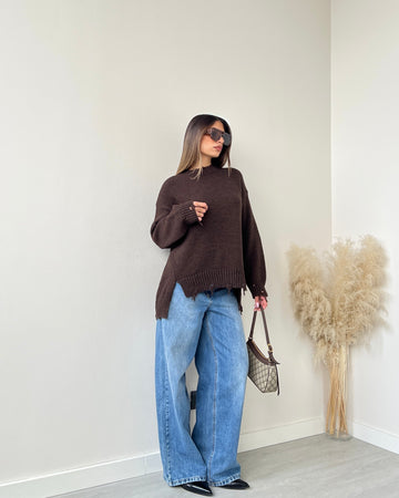 Maglione sfrangiato taglio vivo brown