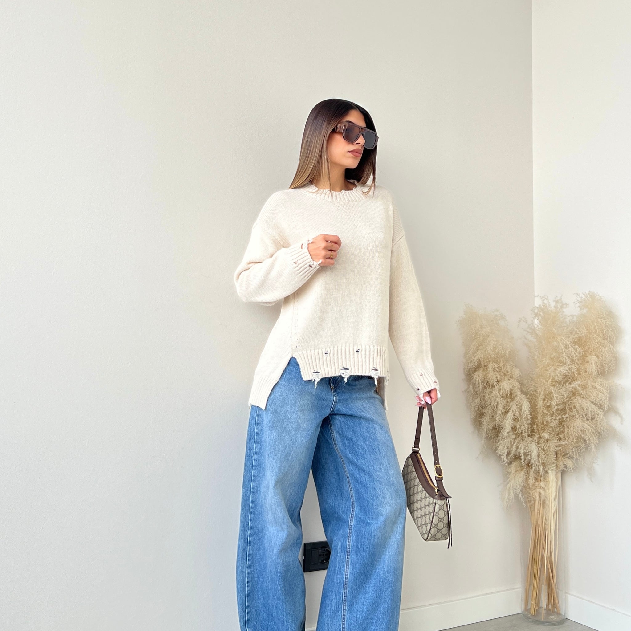 Maglione sfrangiato taglio vivo beige