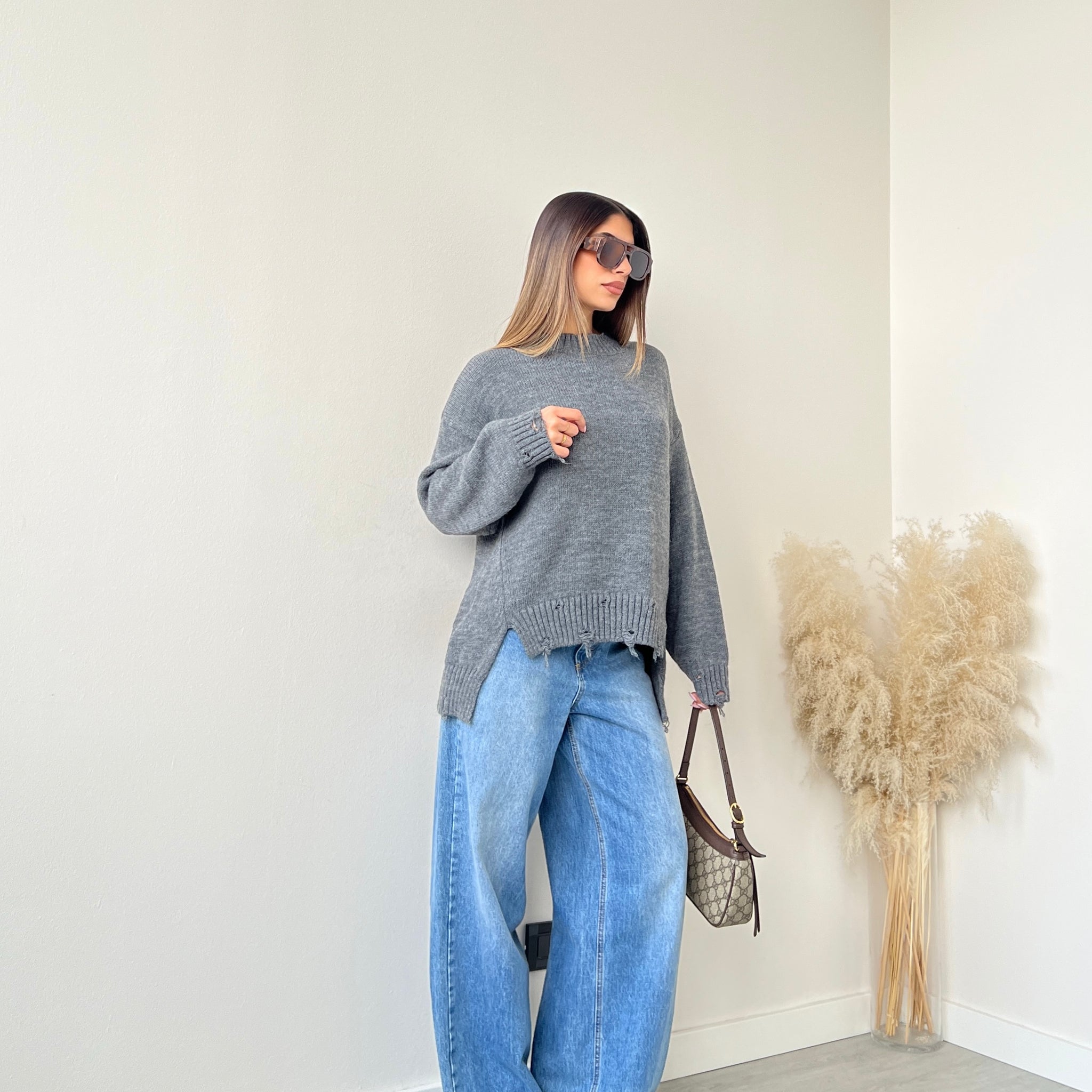 Maglione sfrangiato taglio vivo grey