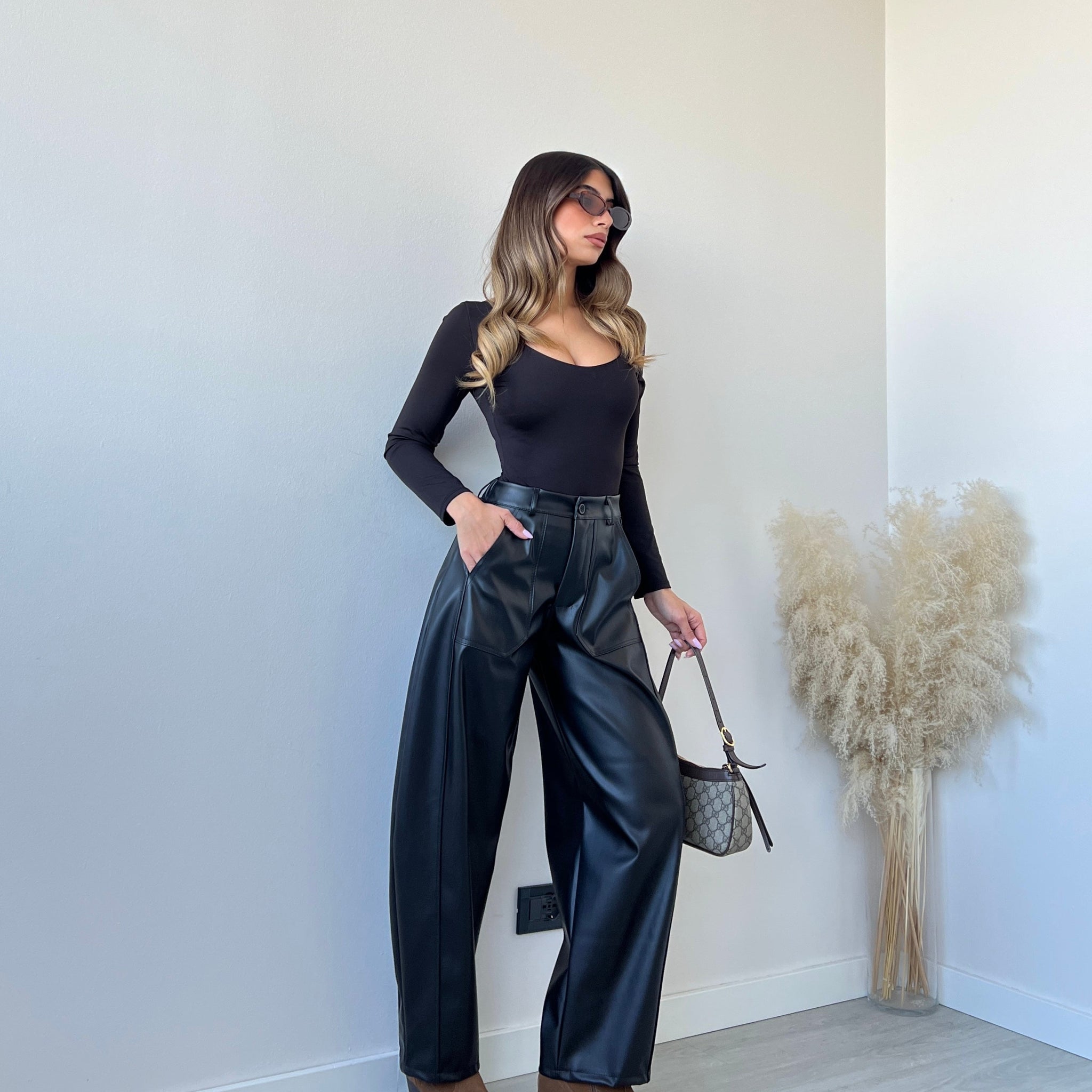 Pantalone baggy simil pelle nero