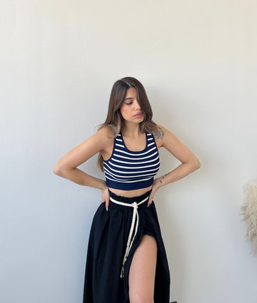 Top a righe blu