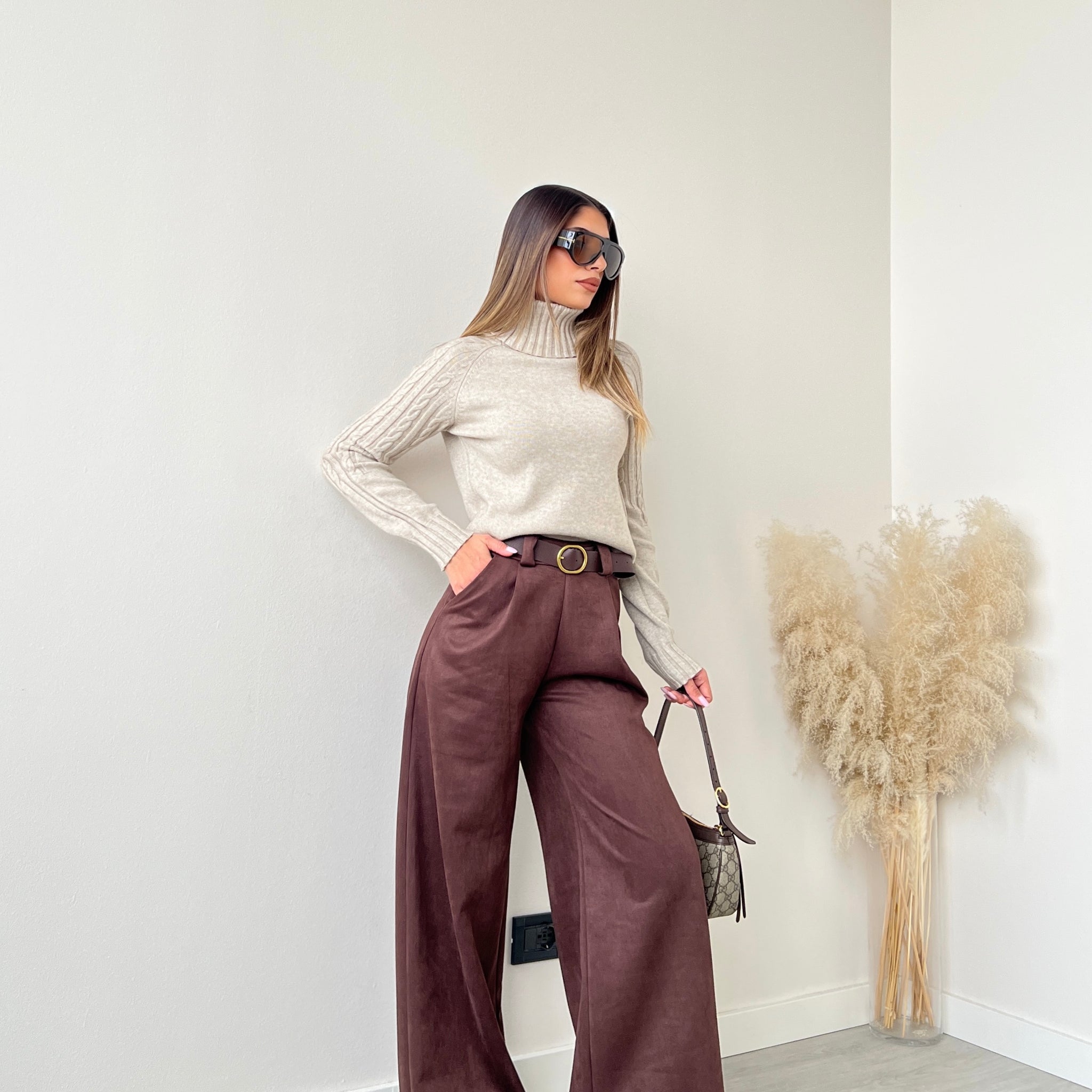 Pantalone effetto velluto con cintura 684025 brown