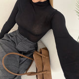 Dolcevita ultra sottile in misto cashmere nero