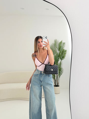 Top con coppe con bordi a contrasto rosa