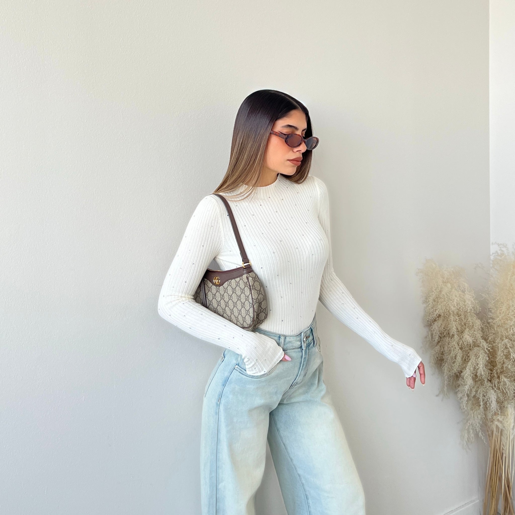 Maglia a coste con brillanti panna