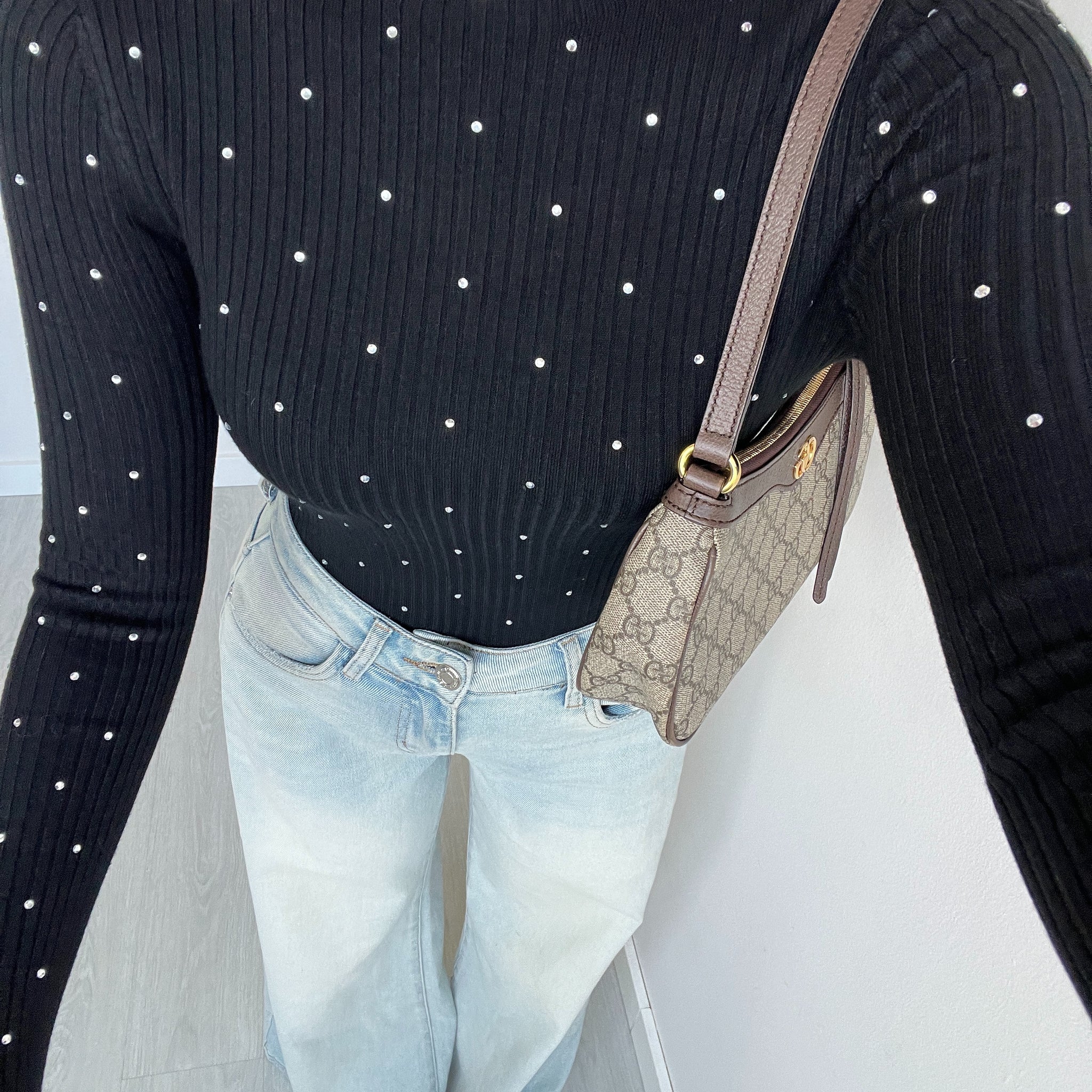 Maglia a coste con brillanti nera