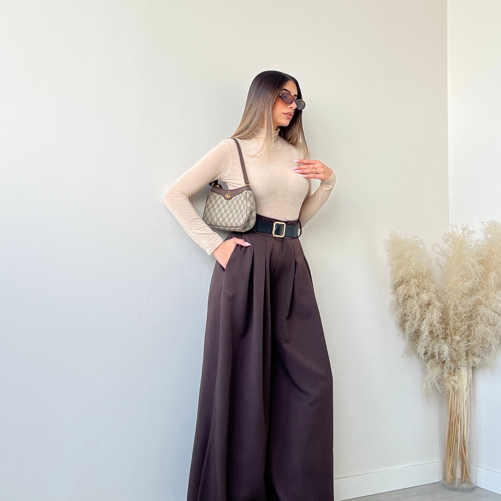 Pantalone gamba over caffè