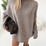 Maxi pullover con riga centrale a collo alto fango