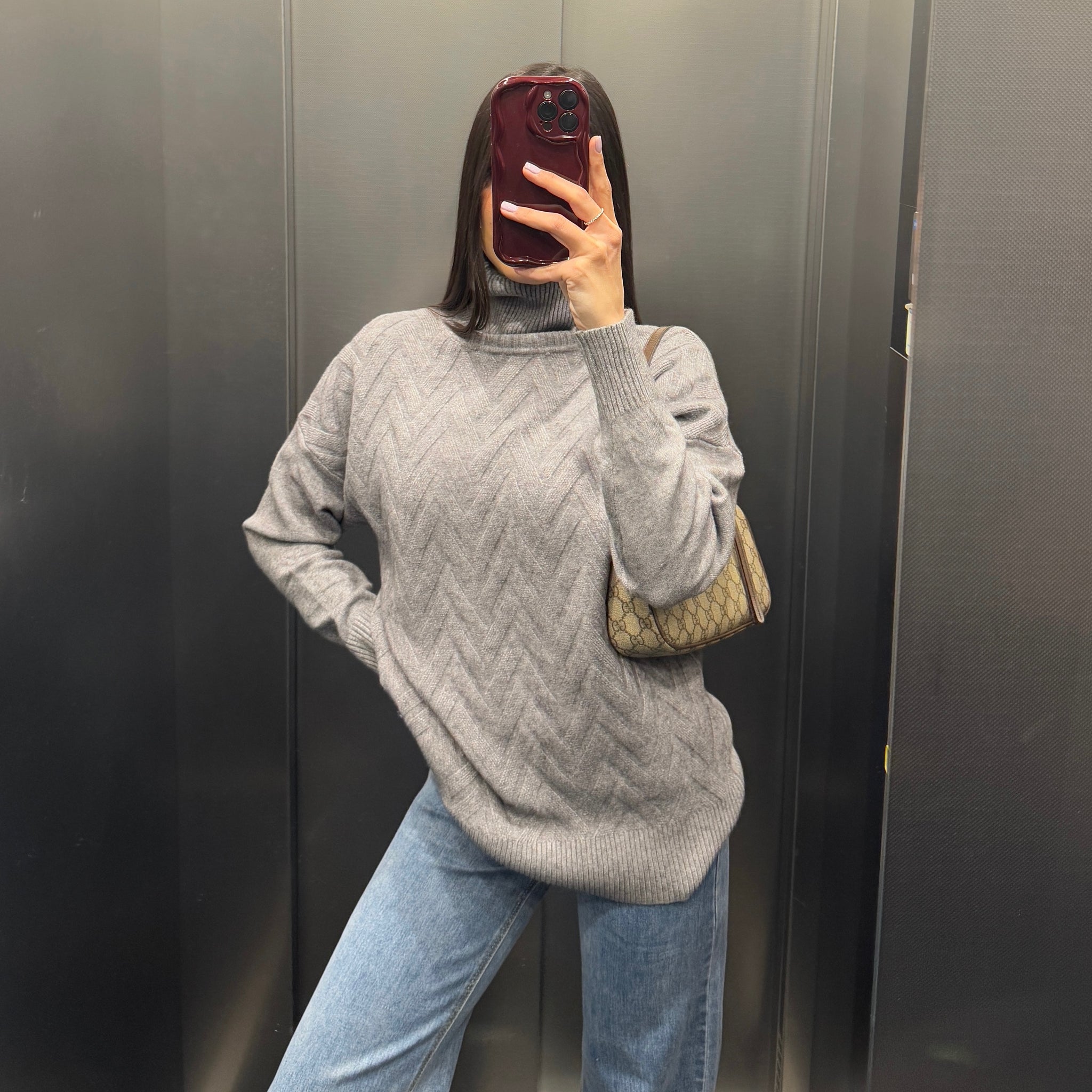 Maglione dolcevita con dettagli grey