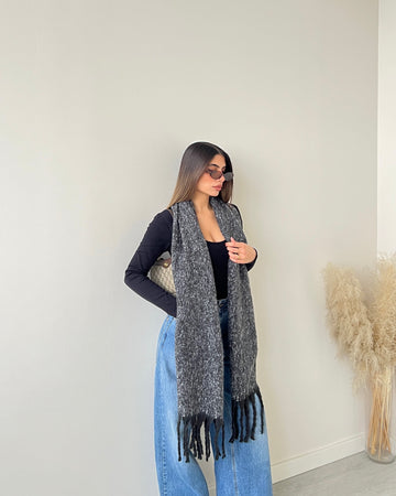 Sciarpa calda con frange nera