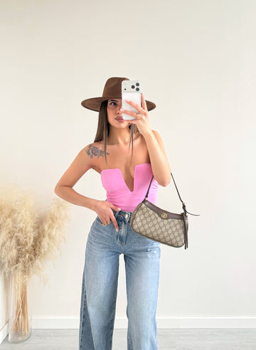 Body scollo a V con ferretto rosa