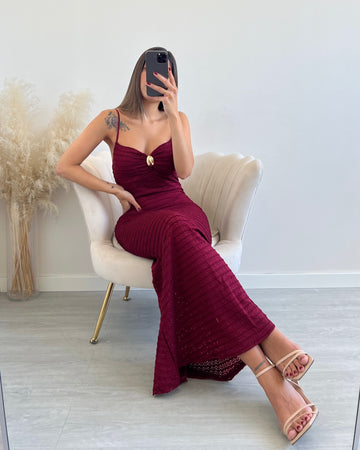 Abito Sophia con spilla bordeaux