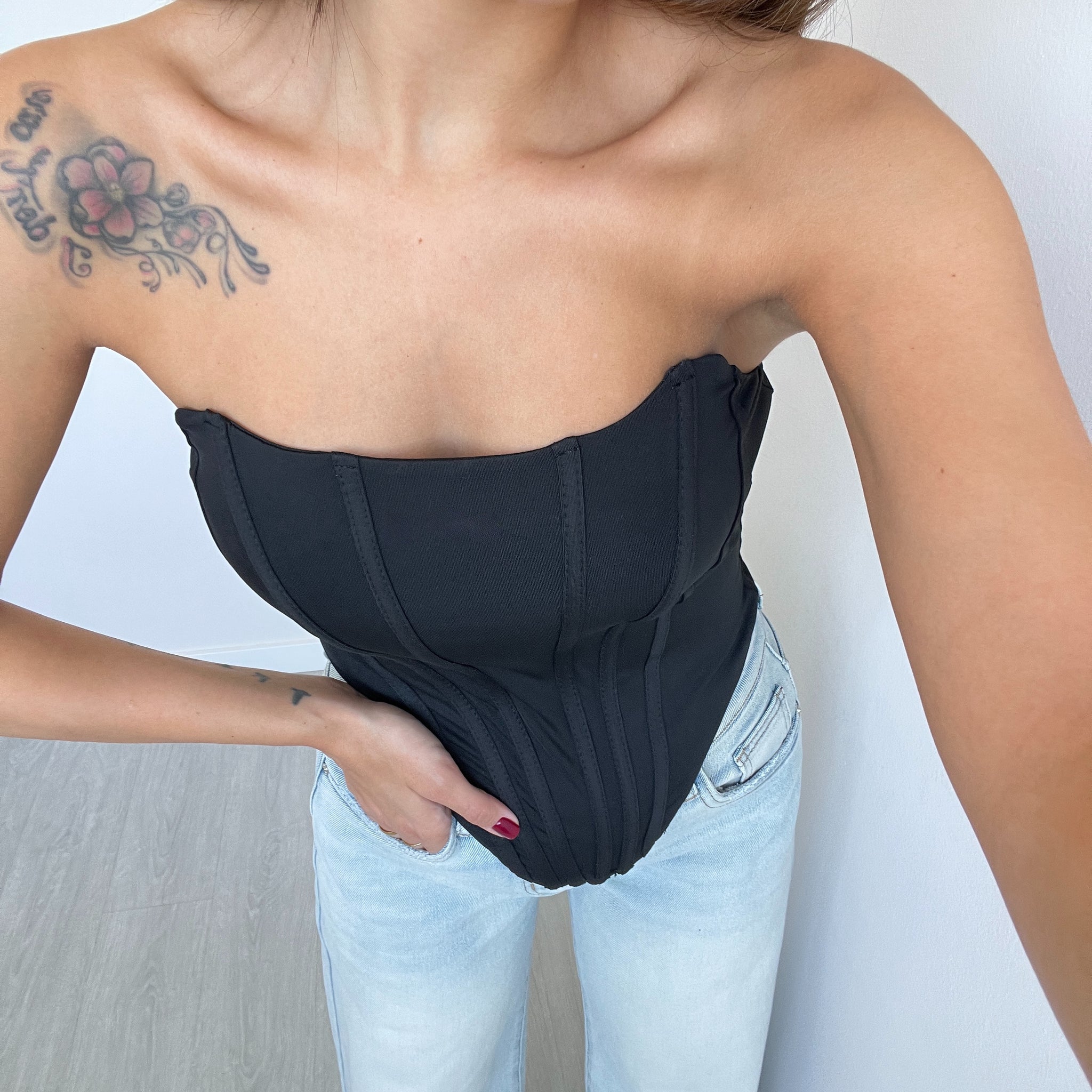 Corpetto con punta nero