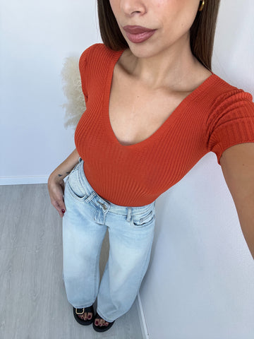 Maglia manica corta con scollo a v terracotta