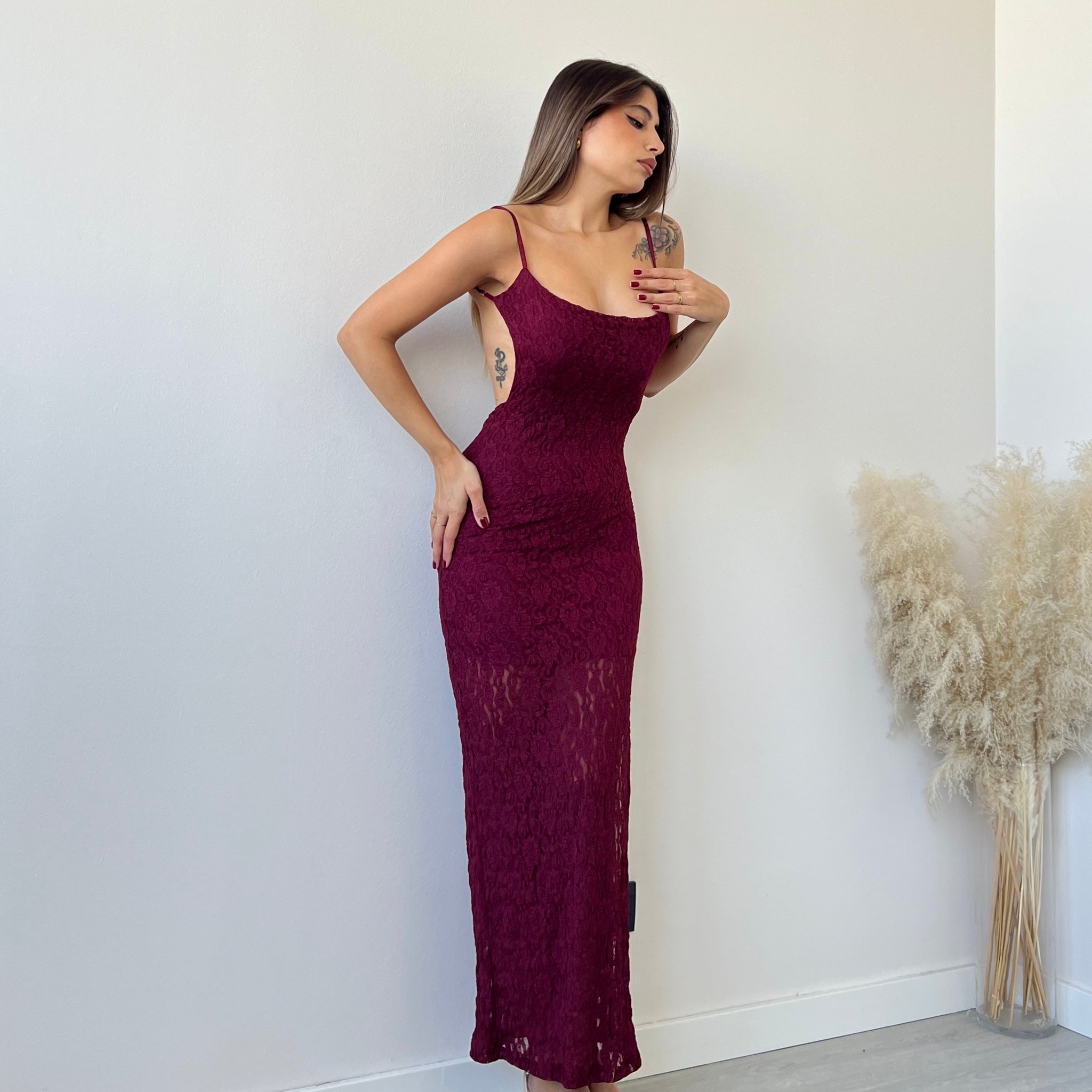 Abito Jennifer con coppe bordeaux