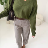 Maglioncino con brillanti a scollo a V con cut out pistacchio