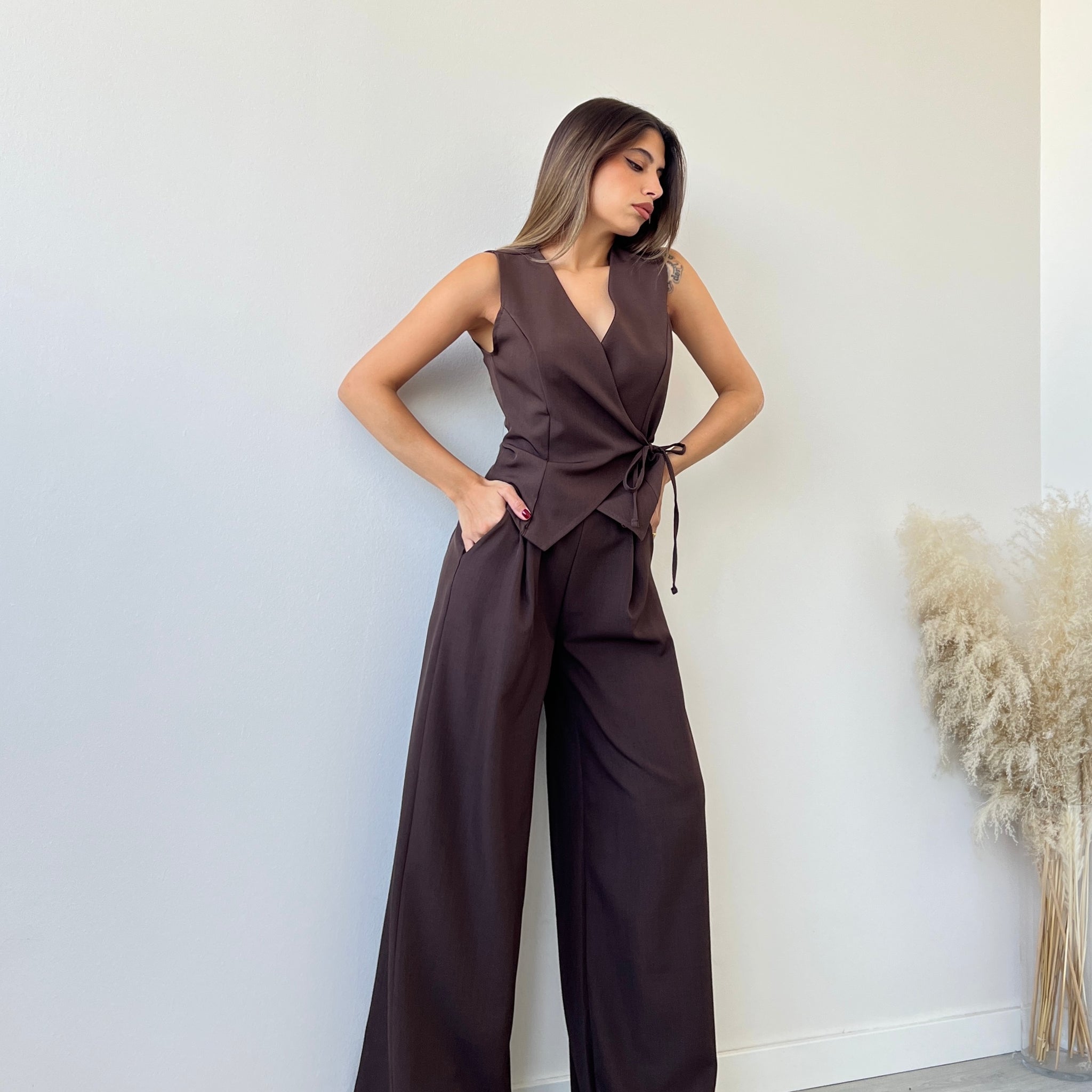 Set gilet a portafoglio + pantalone palazzo caffè