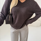 Maglioncino con brillanti a scollo a V con cut out brown