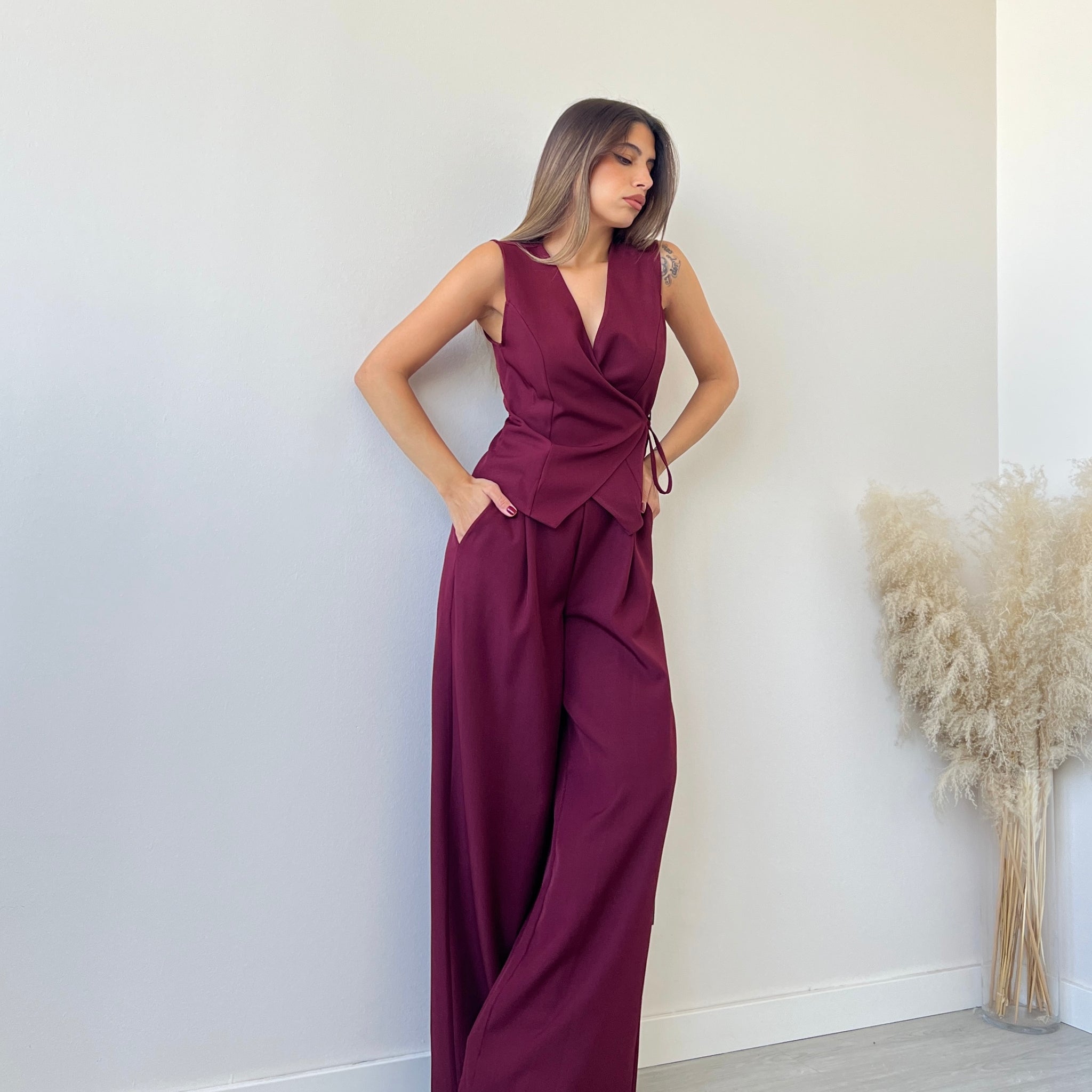 Set gilet a portafoglio + pantalone palazzo bordeaux