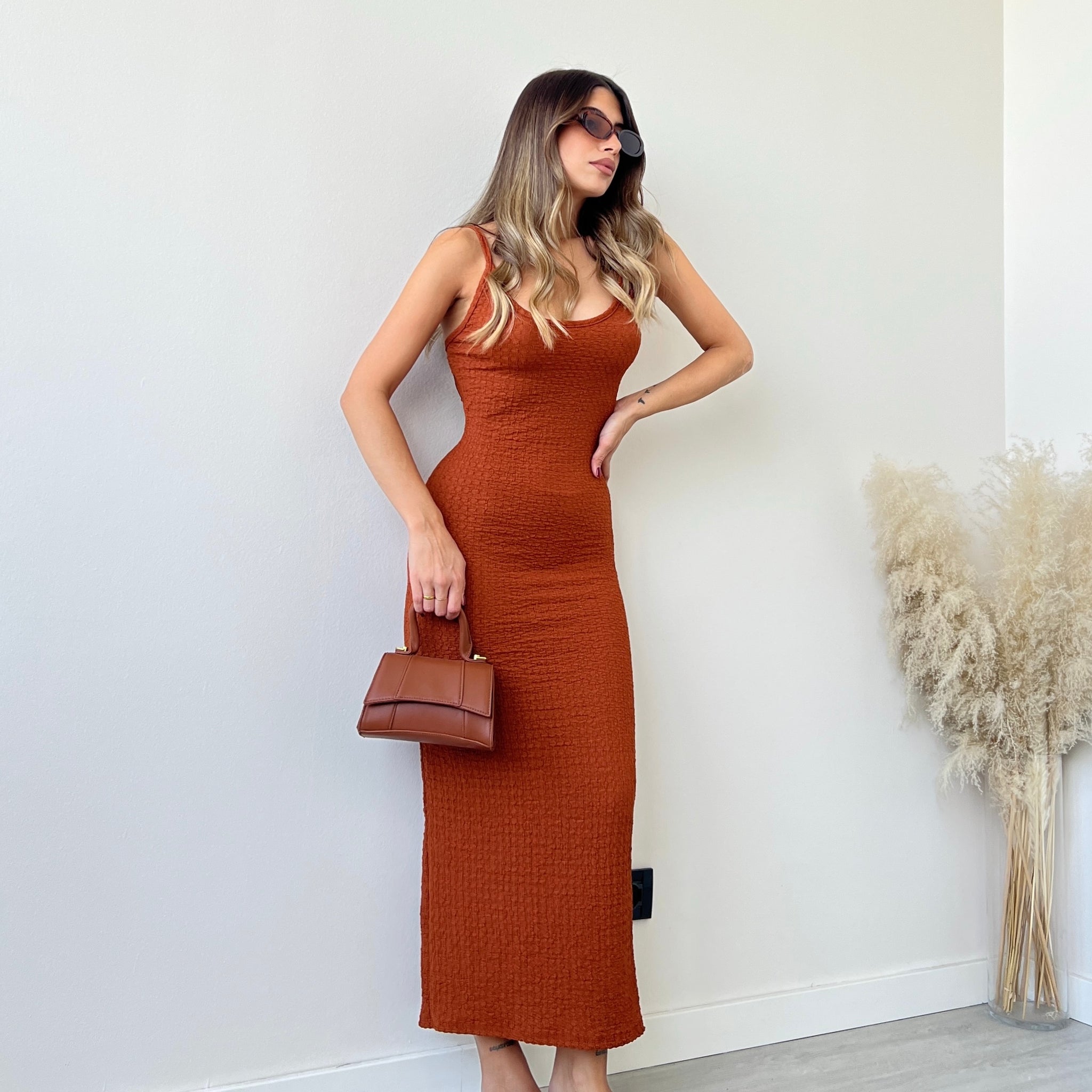 Abito Allison con schiena scoperta terracotta